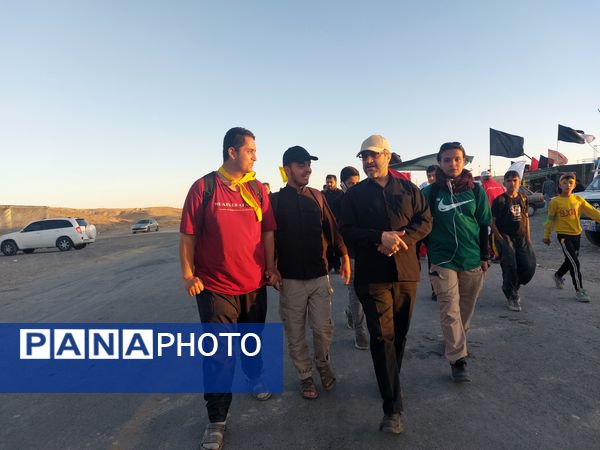 مراسم استقبال از کاروان زائرین پیاده دانش‌آموزی در مشهد