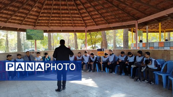 بازدید مدیرکل مدیر بحران استانداری اصفهان از اردوهای طرح تمشک استان اصفهان