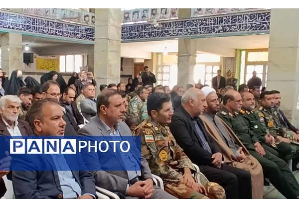 گل‌های سپاس بر مزار قهرمانان شیراز