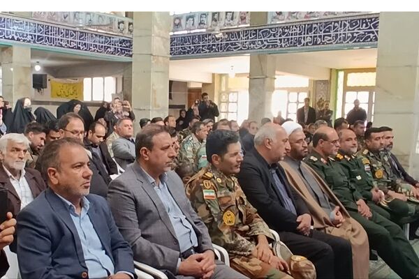 گل‌های سپاس بر مزار قهرمانان شیراز
