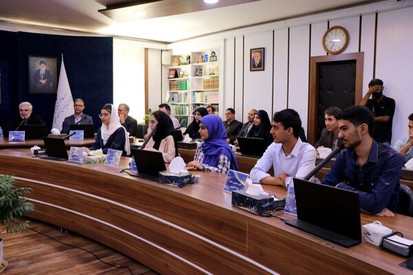 تجلیل از دانش آموزان افتخارآفرین خراسان رضوی در کنکور سراسری و مدال آور در المپیادهای علمی جهانی