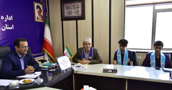نشست صمیمی دانش‌آموزان خبرنگار پانا با مدیرکل آموزش و پرورش کهگیلویه و بویراحمد 