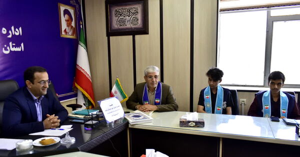 نشست صمیمی دانش‌آموزان خبرنگار پانا با مدیرکل آموزش و پرورش کهگیلویه و بویراحمد 