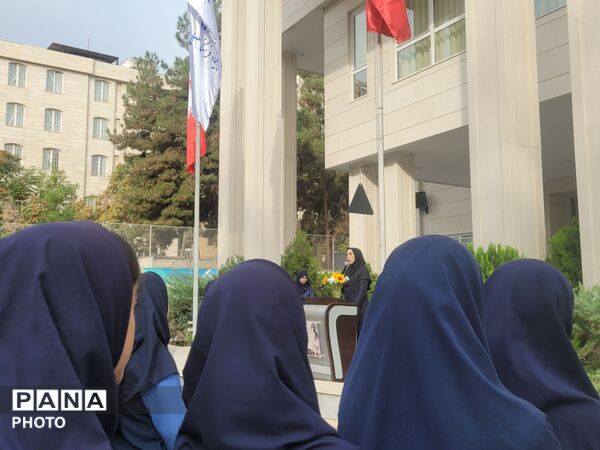 نمایشگاه هویت ایرانی در دبیرستان مصلی نژاد حضرت زهرا (س)
