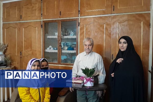 اجرای طرح «لاله‌های روشن» در دبستان آزاده ناحیه 2 شهرری 