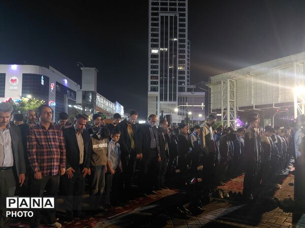وزیر آموزش و پرورش در جمع دانش آموزان مشهدی ؛ از اقامه نماز تا بازدید از غرفه های دانش آموزی