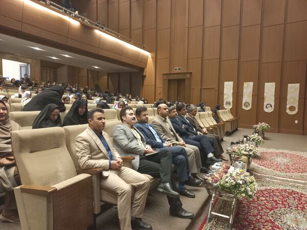 تجلیل از دانش‌آموزان برگزیده چهل و دومین‌ مسابقات فرهنگی و هنری امید فردا ناحیه ۳ مشهد مقدس 
