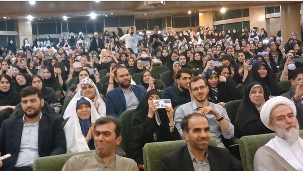 جشن بزرگ ازدواج دانشجویی در دانشگاه آزاد اسلامی واحد کرج
