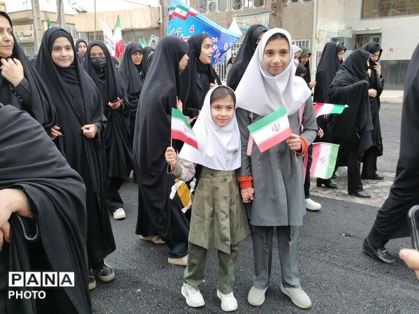 راهپیمایی نوجوانان و کودکان در روز قدس در شهرستان خلیل آباد