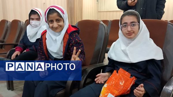 نمایشگاه درون‌مدرسه‌ای دست‌سازه‌های دانش‌آموزی مدارس با نیازهای ویژه