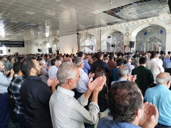 نماز جمعه شهرستان کاشمر با حضور پر رنگ مردم برگزار شد 