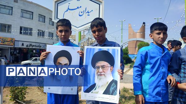 تجمع دانش‌آموزان کمیجانی‌ در محکومیت جنایات رژیم‌جعلی‌اسرائیل