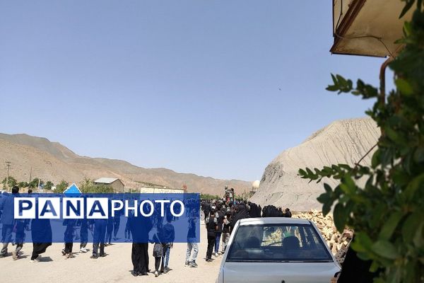 آئین با شکوه عزاداری آقا اباعبدالله الحسین (ع)در روز عاشوراحسینی