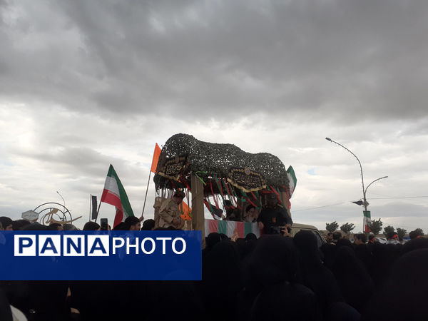 مراسم تشییع و خاکسپاری دو شهید گمنام دوران دفاع مقدس در قم