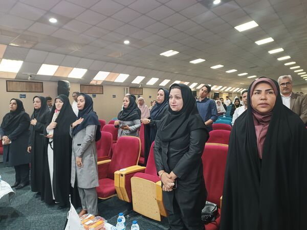 آیین تجلیل از افتخار آفرینان آموزش و پرورش منطقه آزاد تجاری-صنعتی قشم