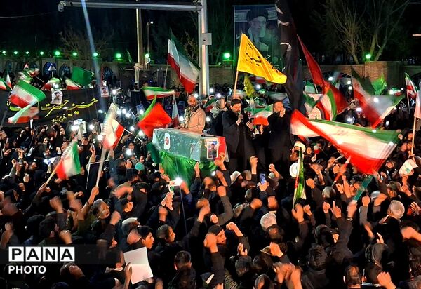 مراسم وداع با پیکر مطهر سردار شهید غلامرضا محمد زاده