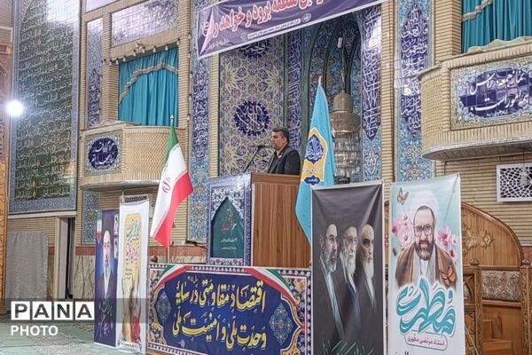 معلم،معمار آینده کشور است