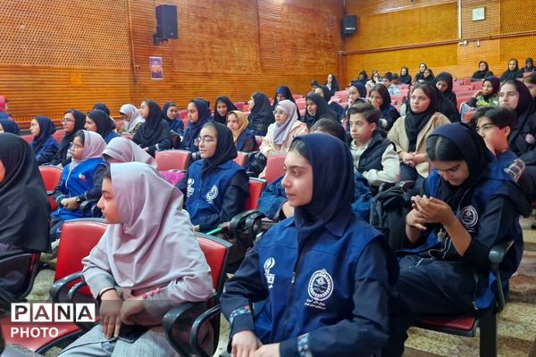 تبیین اهمیت رسانه در تربیت