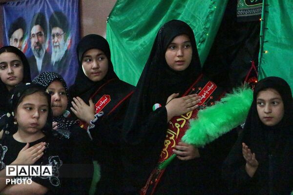 غبار ماتم بر چهره مدرسه شهید ایرجی؛ نجوای «لبیک یا خامنه‌ای» طنین‌انداز شد