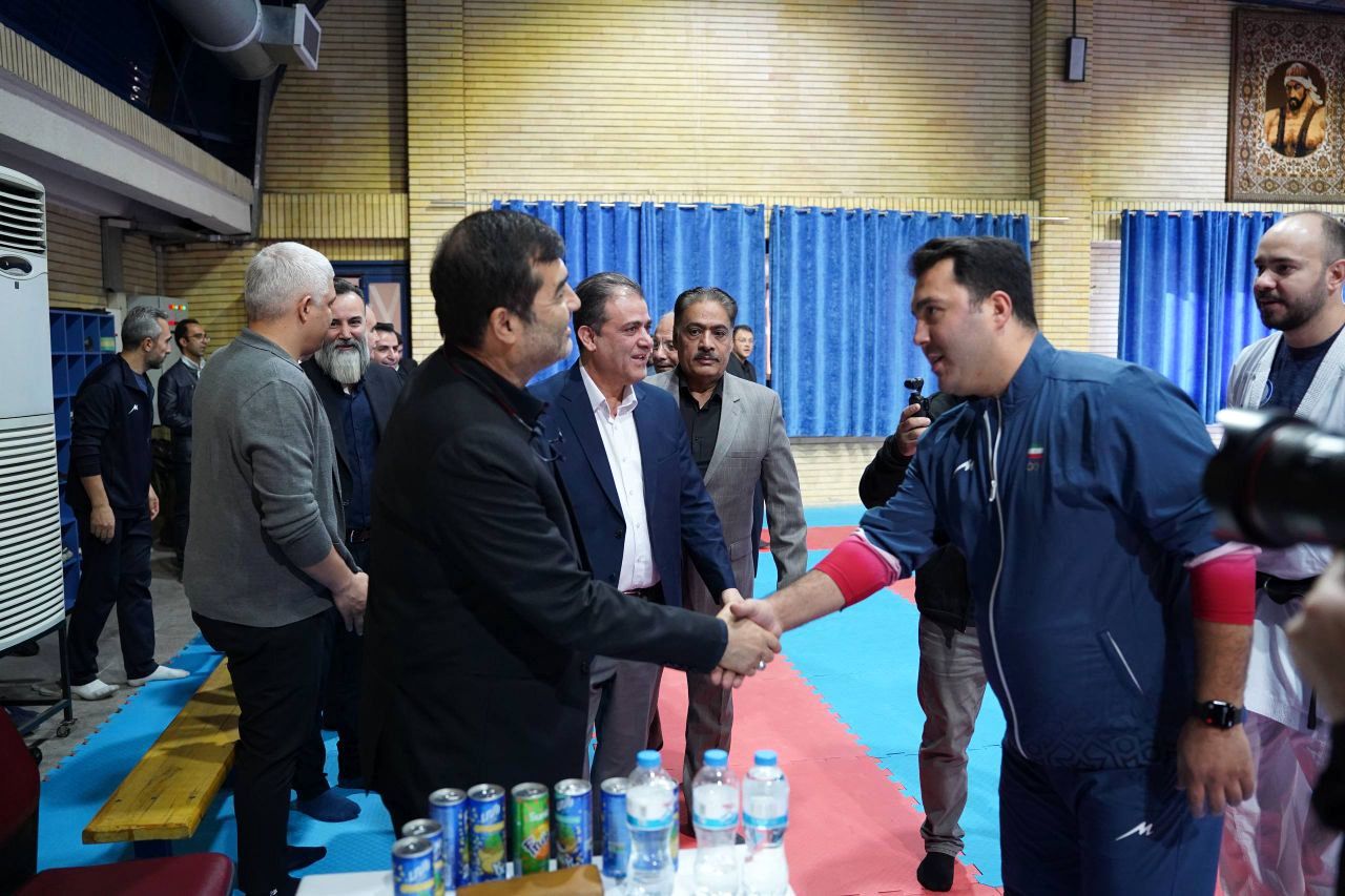 حضور وزیر ورزش در اردوی تیم ملی کاراته‌ اعزامی به رقابت‌های جهانی + فیلم