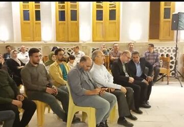 محفل ادبی فرهنگیان در خانه تاریخی محمودی لارستان