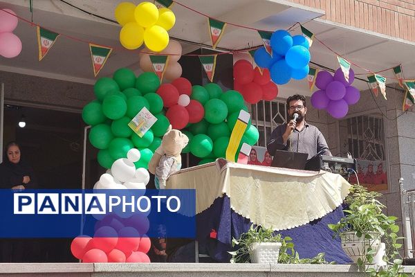 جشن شکوفه‌ها در آستانه سال تحصیلی جدید در مدارس ملارد برگزار شد