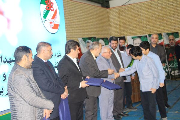 یادواره شهدای جنگ تحمیلی ۱۲ روزه در دبیرستان شاهد سالارشهیدان(ع)