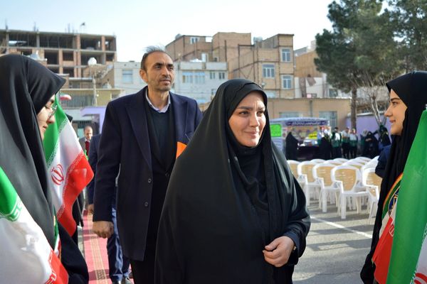 طنین زنگ انقلاب در بهارستان‌دو 