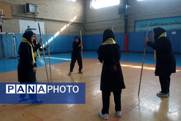 برگزاری اردو تمشک با حضور دانش‌آموزان منطقه کهریزک 