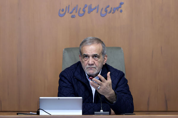 مقابله جدی با فساد و رانت ارزی به صورت مستمر در دستور کار باشد