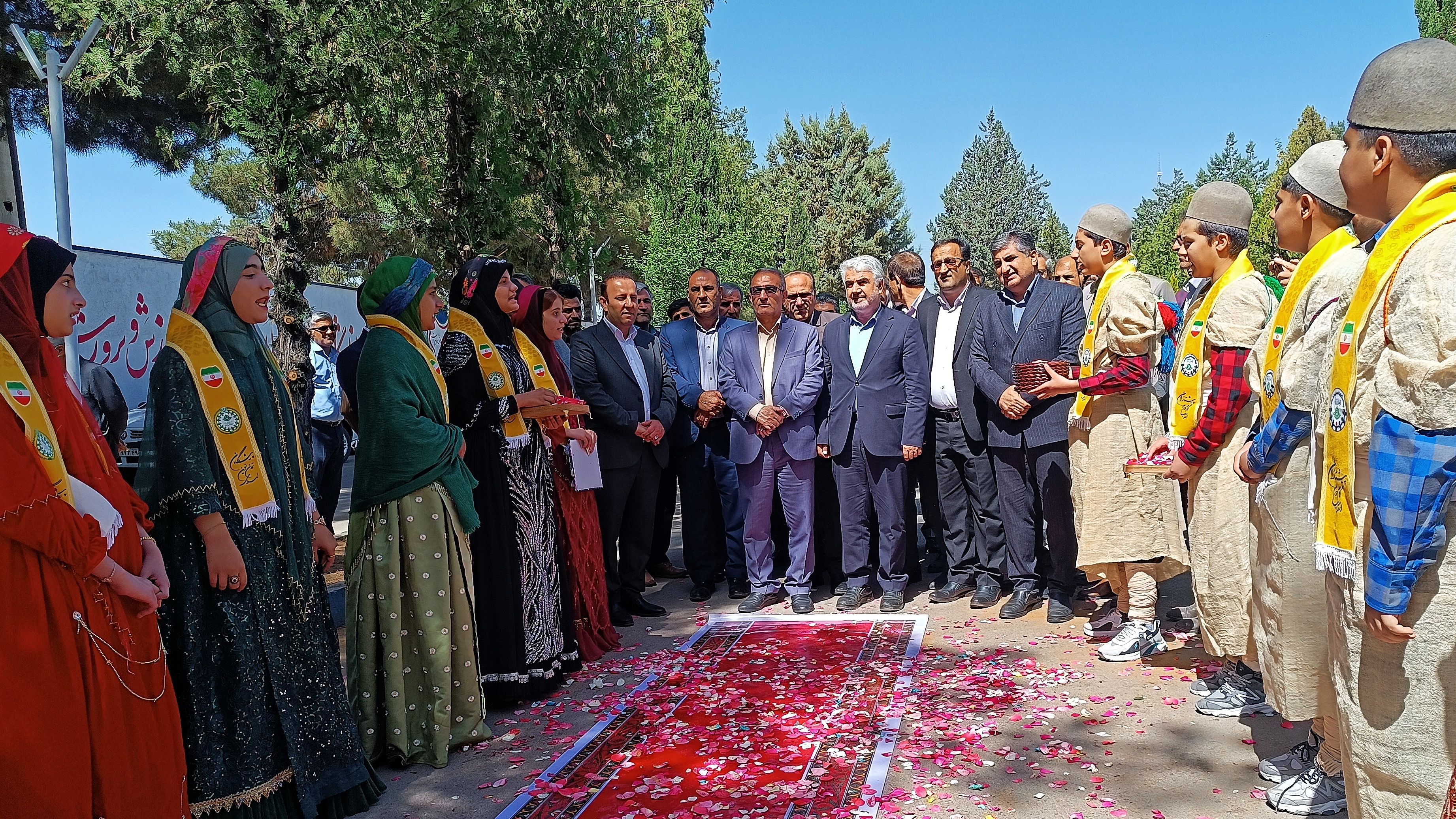 آیین گرامیداشت تجلیل از معلمان نمونه کشوری کهگیلویه و بویراحمد