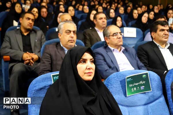 آغاز طرح ملی آموزش هوش مصنوعی در مدارس غیردولتی با حضور مقامات ارشد کشور در تبریز