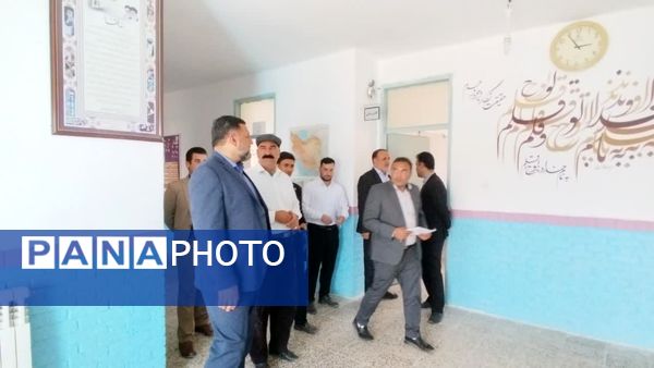 بازدید نماینده مجلس شورای اسلامی و عضو کمیسیون آموزش مجلس از مدارس بخش زاوین کلات