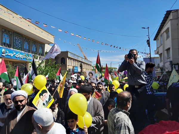 راهپیمایی روز قدس همراه با تشییع پیکر شهید صداقت در قم