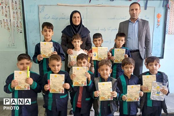 تقدیر از دانش‌آموزان ممتاز دبستان پسرانه شیخ صدوق صباشهر