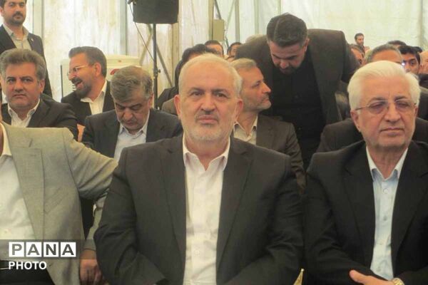 افتتاح نیروگاه خورشیدی ۷۲ مگاواتی قاسم خان اسفراین با حضور وزیر نیرو