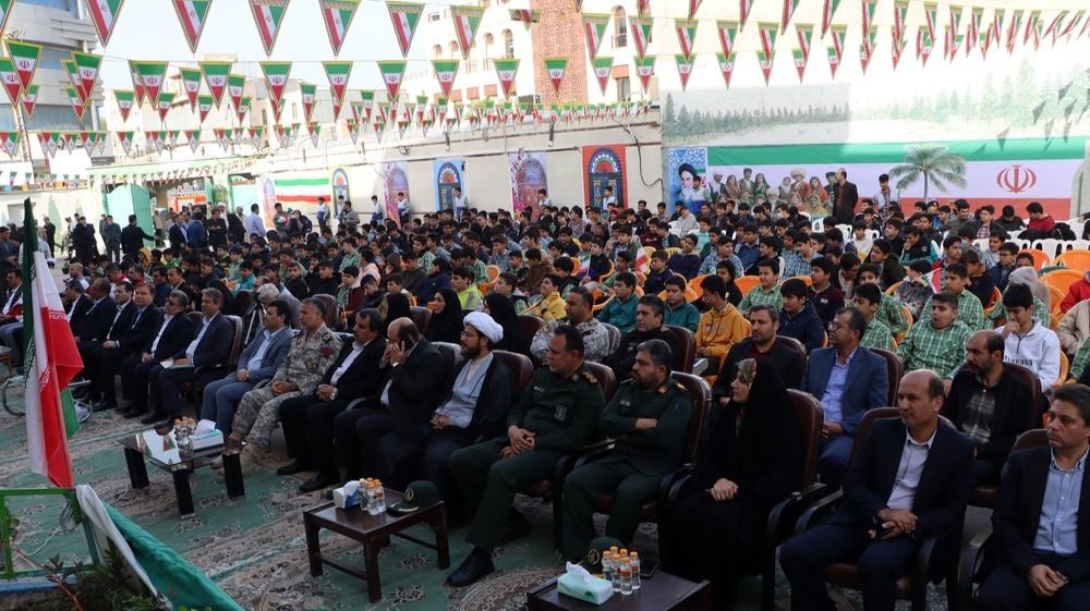 صبحی که مدرسه، حال‌وهوای انقلاب گرفت

