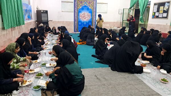 افطار و محفل انس با قرآن در ماه میهمانی خدا در گناباد