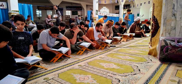 برگزاری مراسم اعتکاف پدر پسری در مسجد جامع آشخانه