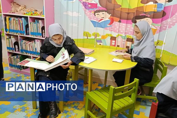  بازدید هدفمند دانش‌آموزان ورامینی از کتابخانه عمومی