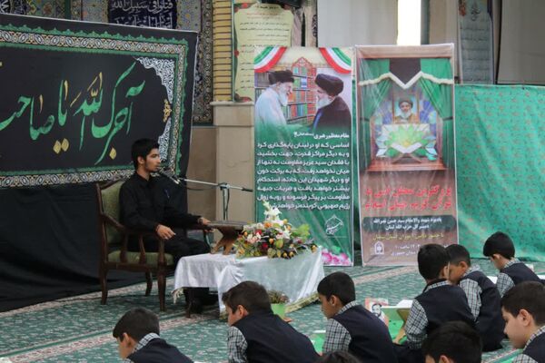 محفل انس با قرآن با حضور دانش‌آموزان سمنانی