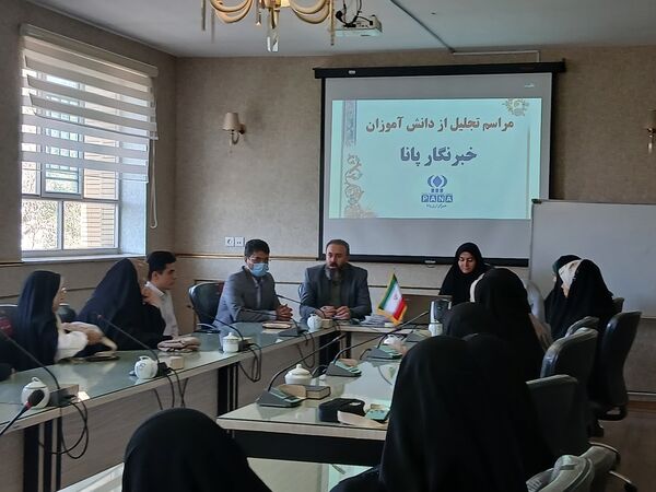 مراسم تجلیل از دانش آموز خبرنگاران پانا ناحیه پنج مشهد 