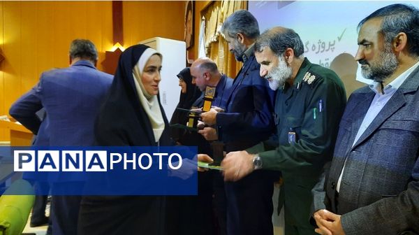 تجلیل از برگزیدگان پژوهشگر خراسانی در مشهد