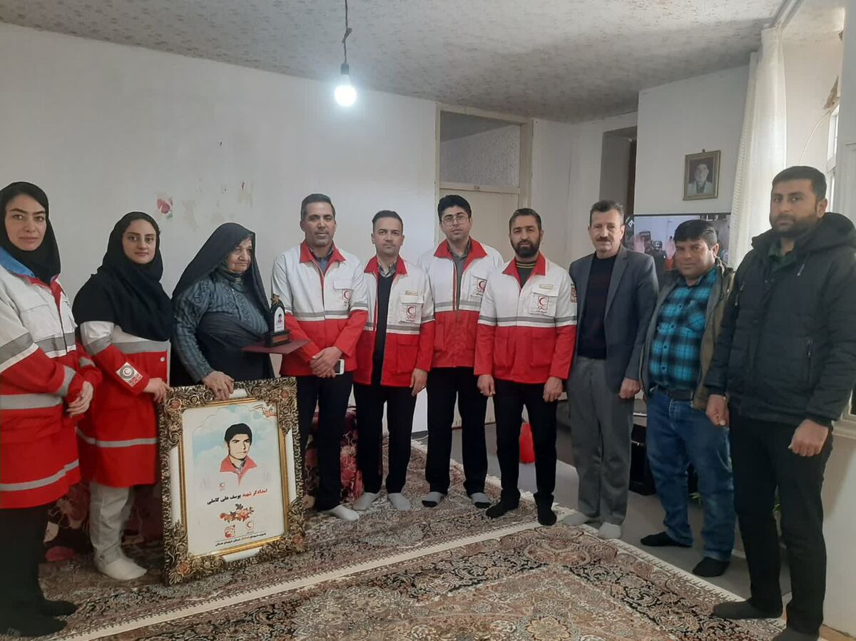 دیدار پرسنل هلال احمر سملقان با مادران شهید امدادگر