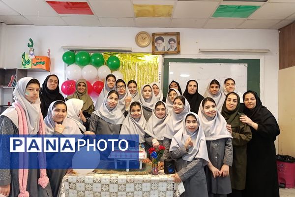 جشن انقلاب در ناحیه دو شهرری با حضور معاون پرورشی و فرهنگی شهرستانهای استان تهران 