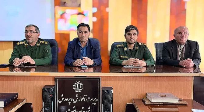 نشست بصیرتی و جلسه کمیته پشتیبانی دهه مبارک فجر در باشت