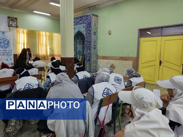 رقابت علمی و مهارتی سفیران سلامت در رباط کریم؛ گامی برای ارتقای آگاهی بهداشتی دانش‌آموزان