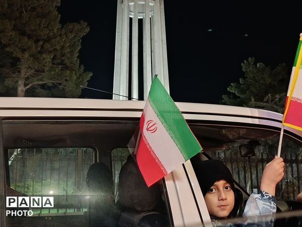 حضور پرشور مردم در خیابان ها ، شب سی و چهارم جنگ رمضان