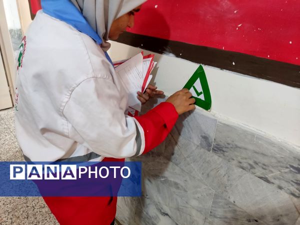 اجرای مانور زلزله  در دبیرستان دخترانه فرهیختگان