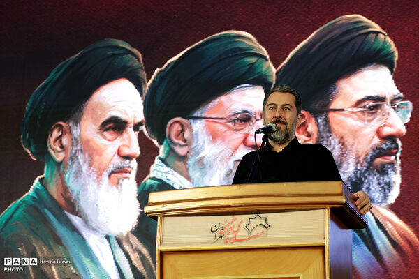اجتماع بزرگ مادران و شیرخوارگان عاشورایی در مصلی امام خمینی(ره)